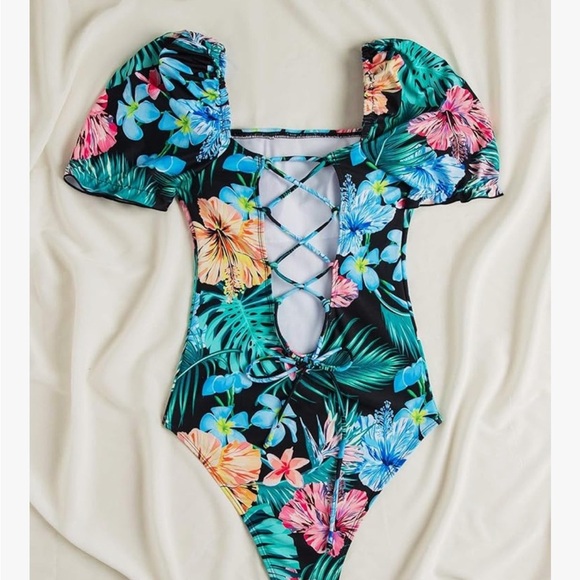 Floral Puff Sleeve Swimsuit - Picture 2 of 9